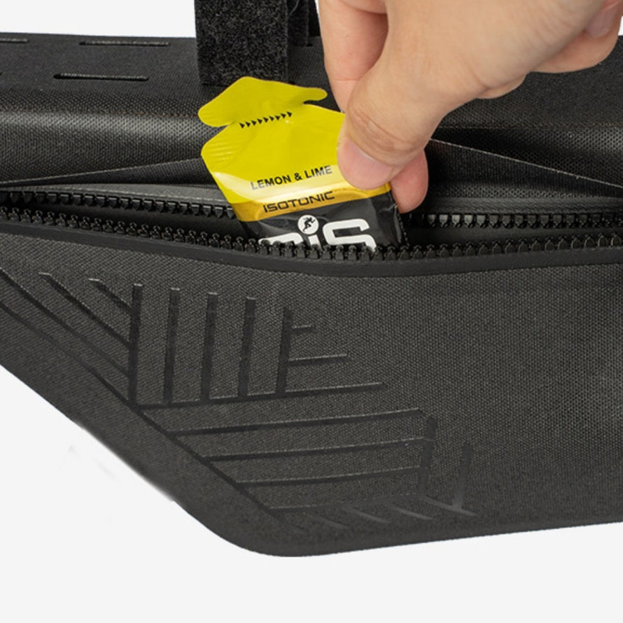 Sacoche cadre etanche Topeak MidLoader DryBag compacte et resistente pour bikepacking et rangement velo