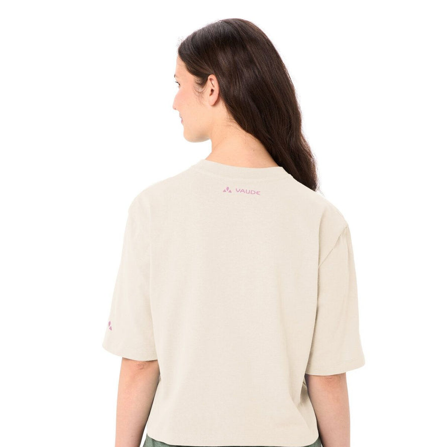 T-shirt Femme Vaude Redmont Heavyweight beige vue dos avec logo rose, parfait pour cyclisme et confort au quotidien