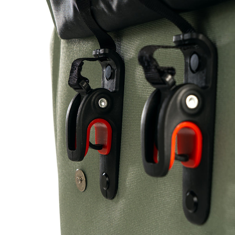 Fixation clip robuste sacoche vélo convertible en sac à dos Knox 22L Urban Proof vert kaki