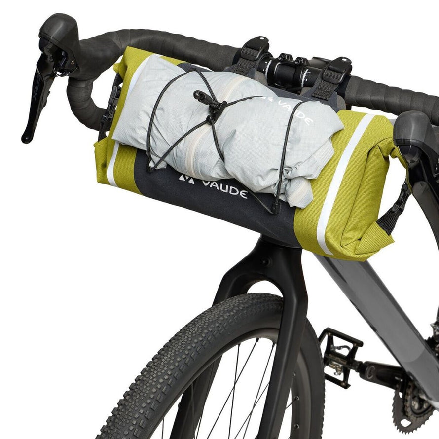 Sacoche de guidon Trailfront Compact Vaude en vert et noir, parfaite pour le bikepacking et les longues randonnées