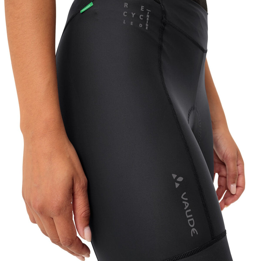 Short cyclisme femme Vaude Posta noir, tissu technique et coupe ajustée pour un confort optimal en vélo