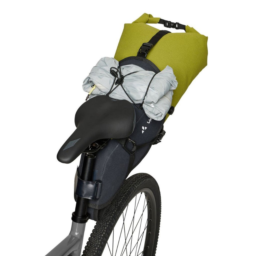 Sacoche de selle Vaude Trailsaddle Cage 15L verte, étanche et légère, parfaite pour bikepacking et sorties VTT prolongées