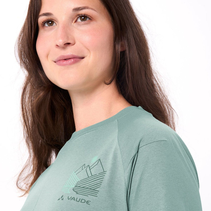 T-shirt Femme Vaude Cyclist Casual vert avec logo montagne stylisé sur poitrine, confort et style décontracté