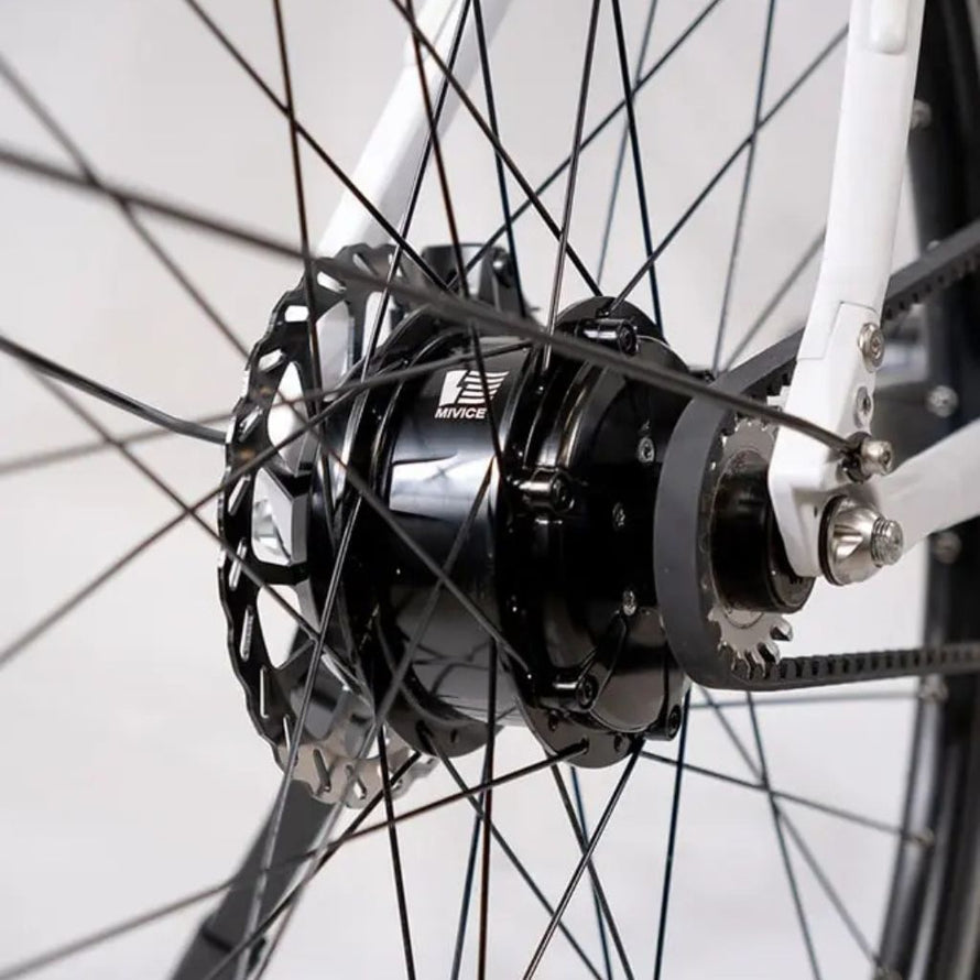 chaîne shimano 1x9 vitesses du vélo électrique e2st, avec pédalier et plateau pour un pédalage fluide et précis en milieu urbain.