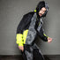 Veste fluo réfléchissante Wowow Etna, conçue pour le vélo, avec une finition technique, étanche et respirante, adaptée aux femmes et aux hommes.