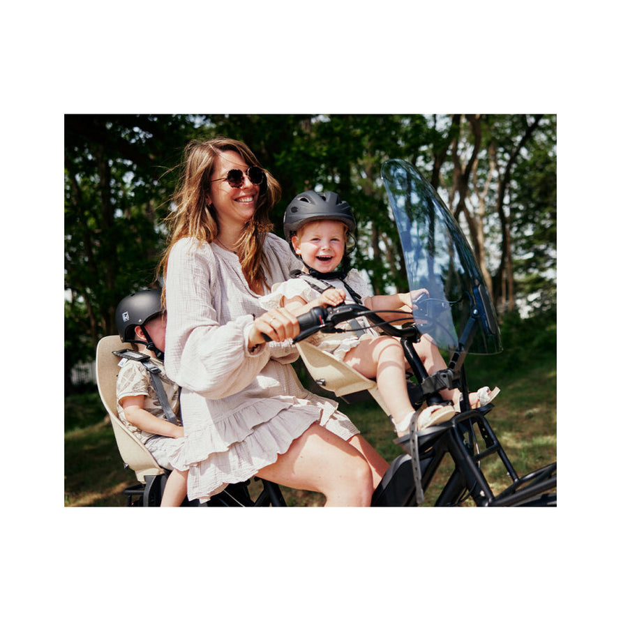 Siège vélo enfant arrière Urban Iki bio beige sur porte-bagages